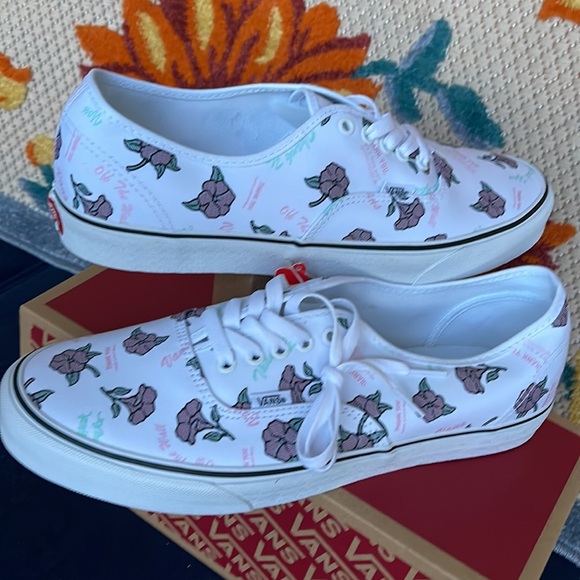 Vans Authentic
(Thank You Floral) True White 
VNOA2Z5119L

MEN’s sneakers - Picture 11 of 16